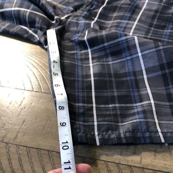 Hurley 4 pocket Shorts 🩳 in Blue and Gray Plaid. - Picture 13 of 17